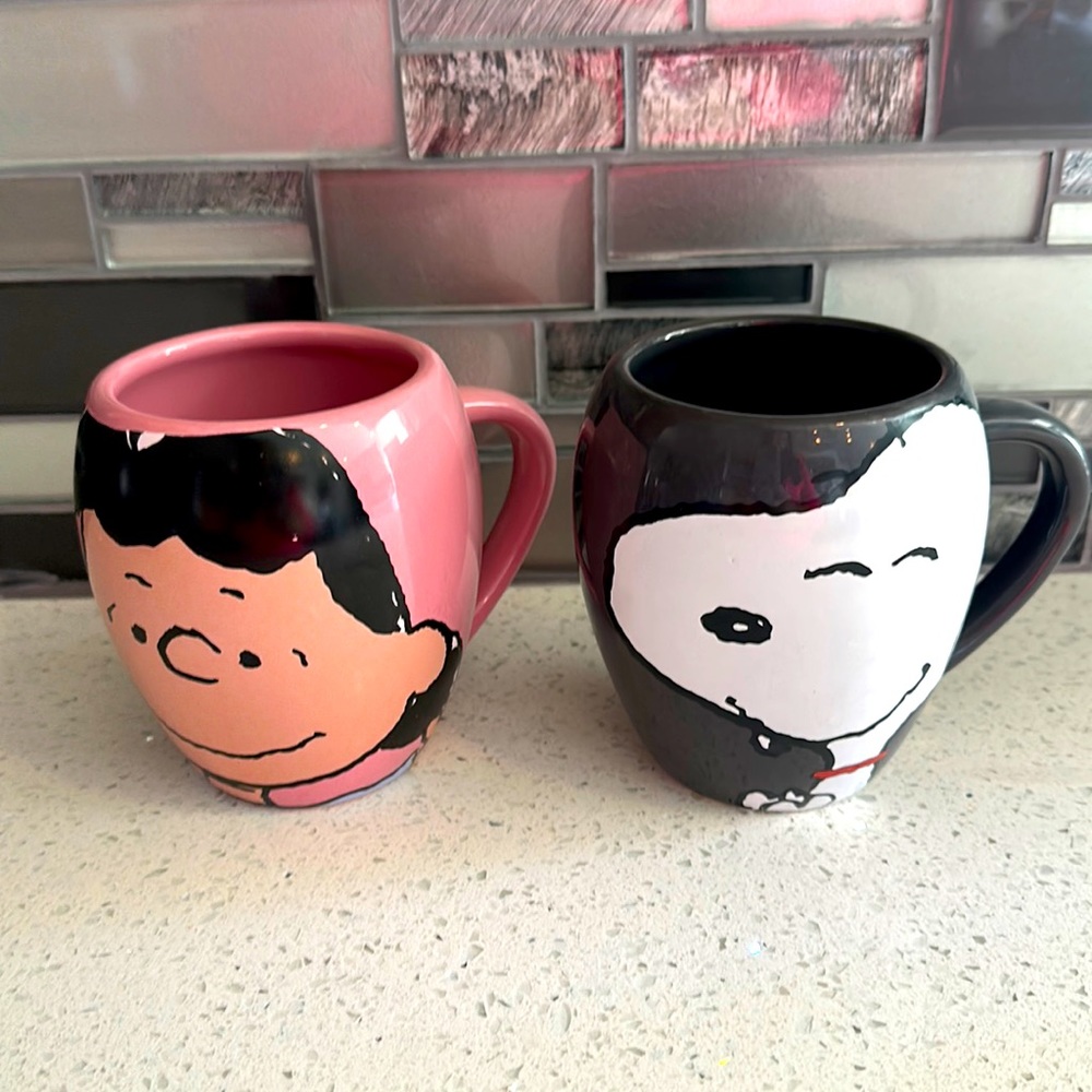 Adorable Peanuts Lucy and Snoopy Large Coffee Mugs